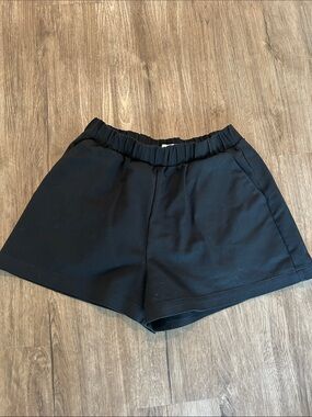 Good American Black Shorts